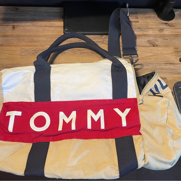 Tommy Hilfiger gym bag - Picture 2 of 2